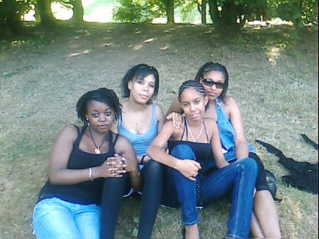 Les Folles!!