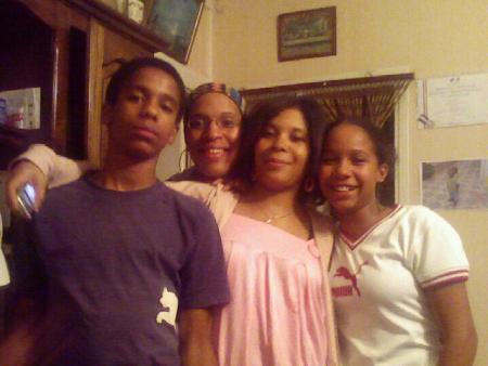 Les Moms T...